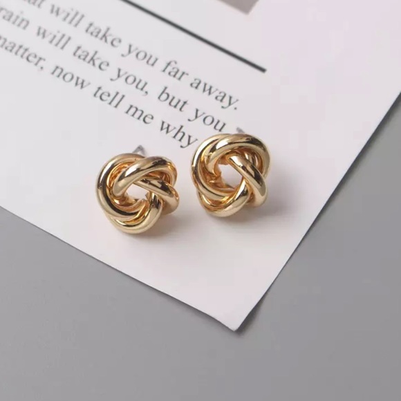 Jewelry - NEW Gold Stud Earrings